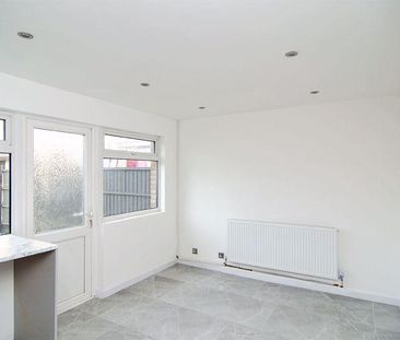 3 bedroom terraced house to rent - Photo 6