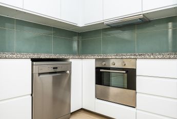 2+1 Bedroom Apartment in Canidelo (Remodeled)