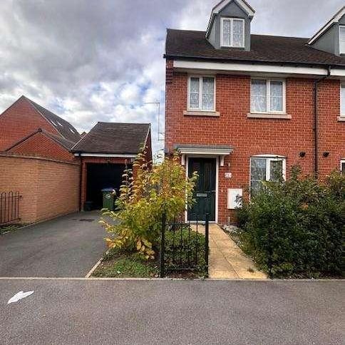 Comet Way, Aylesbury, HP18 - Photo 2