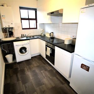 158A Woodsley Road, Flat 9, LS2 9LZ, Leeds - Photo 2