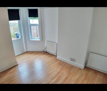 Room in a Shared House, New Bedford Road, LU3 - Photo 1