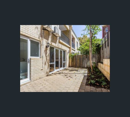 4/10 Hurstford Close, Peppermint Grove, WA 6011 - Photo 4