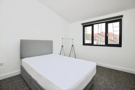 1 bedroom in a house share to rent - Photo 4