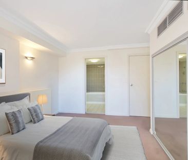 Spacious apartment with stunning features - Photo 2