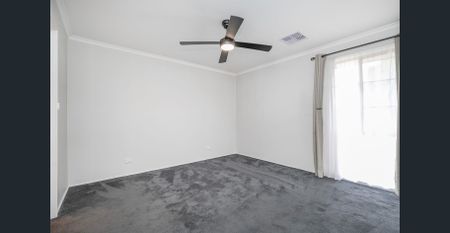 Comfortable Living in Delahey! - Photo 3