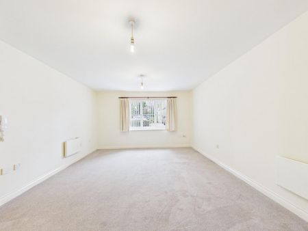 2 bedroom Flat To Let - Photo 3