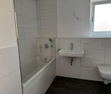 Erstbezug: Attraktive 3 Zimmer Wohnung im EG mit TG-Stellplatz in L... - Photo 4