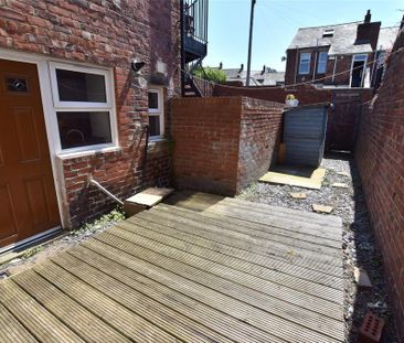 2 bedroom apartment to rent - Photo 6