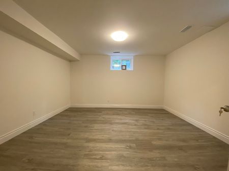 For Lease - 1052 Elgin Street Unit# Lower, Newmarket, Ontario - Photo 5