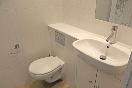 Cardinal Court, Oldham, OL1 - Photo 3