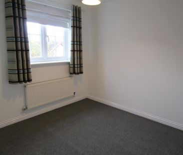 3 bedroom House To Let - Photo 4