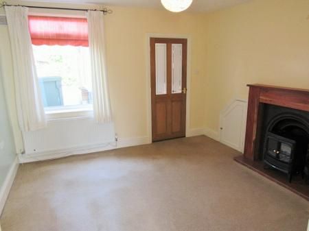 2 bedroom Terraced House To Let - Photo 1