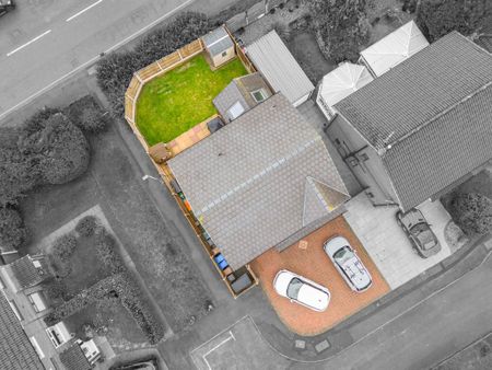 4 bedroom detached house to rent - Photo 3