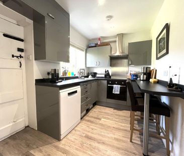 3 bedroom semi-detached house to rent - Photo 3