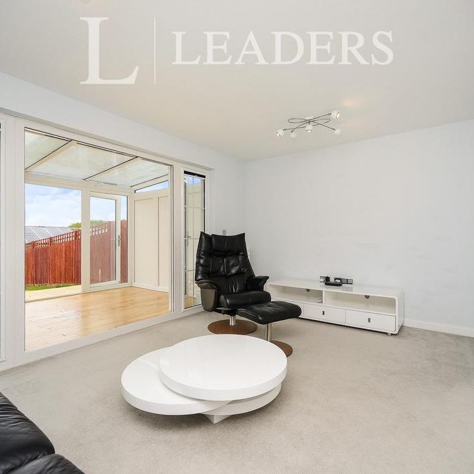 3 bedroom semi-detached house to rent - Photo 1