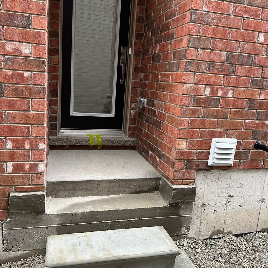 For Lease - 3 Ranch Terrace Unit# 2, Barrie, Ontario - Photo 1