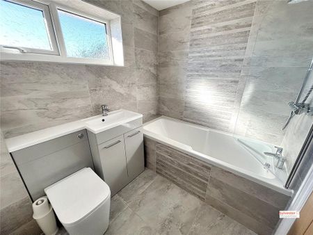 2 bedroom semi-detached house to rent - Photo 5