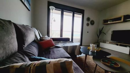 2-bedroom apartment for rent in Badalona, perfect for couples - Photo 3