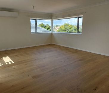 Howick, Interior repainted, New carpets & flooring - Photo 3