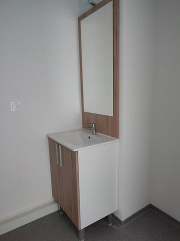 Location Appartement 1 pièce 18m² NIMES 30000 - Photo 2