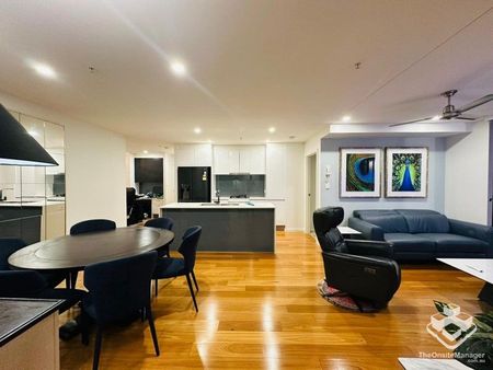 2.5 bedrooms - Inner City Living at its best! - Photo 4