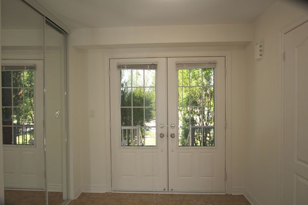 For Lease - 31 West Park Avenue, Bradford West Gwillimbury, Ontario - Photo 1