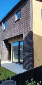 Hobsonville, 2 bedroom, $660 - Photo 3