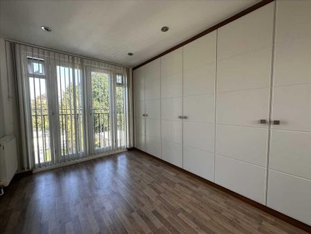 5 bedroom semi-detached house to rent - Photo 4