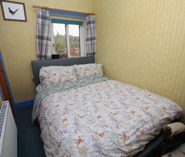 3 bedroom end of terrace house to rent - Photo 5