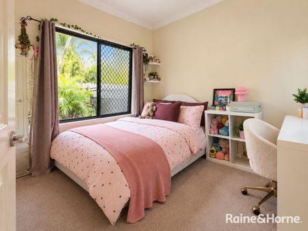 Spacious Single-Level Duplex with Multiple Living Areas & Covered Entertaining - Photo 5