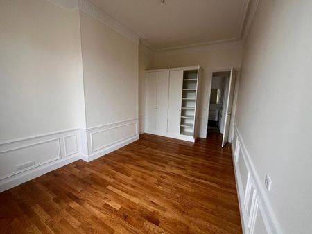 location Appartement T7 DE 284.4m² À PARIS - Photo 4