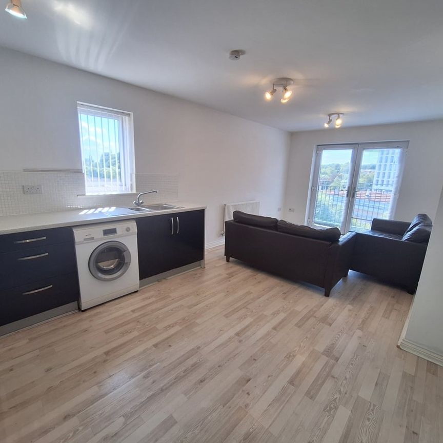 2 Bed Flat, Millers Brow Walk, M9 - Photo 1