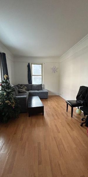 Très GRAND 8 ½ style CONDO entrée indépendante PREMIER étage - Photo 1