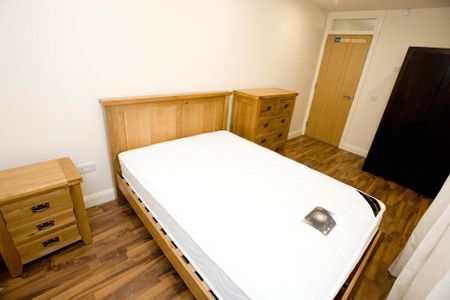 Flat 1, 24 Cromwell Road, BT7, Belfast - Photo 2