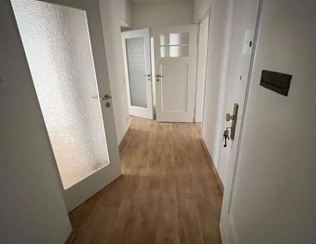 3 Raumwohnung im EG mit Balkon in sehr gepflegtem Haus zu vermieten - Foto 1