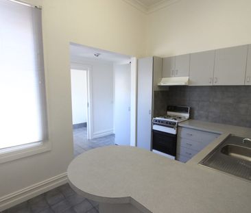 A vibrant Victorian - Photo 1