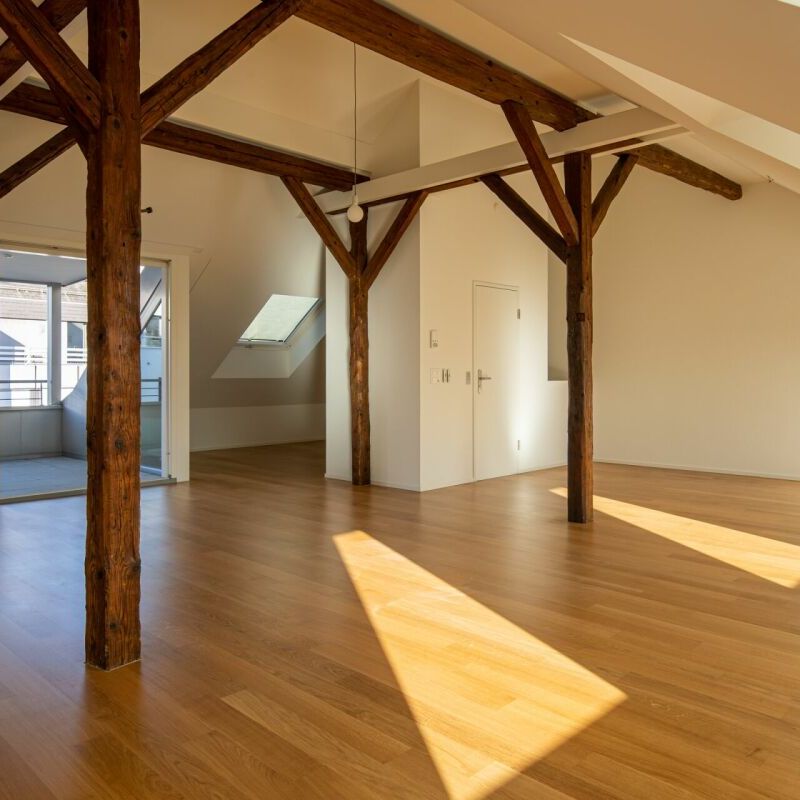 Exklusive 2 Zimmer-Dachwohnung mit Ambiente zu vermieten - Photo 1