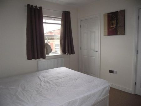 Wycliffe Court, Warrington, WA2 7JE - Photo 2