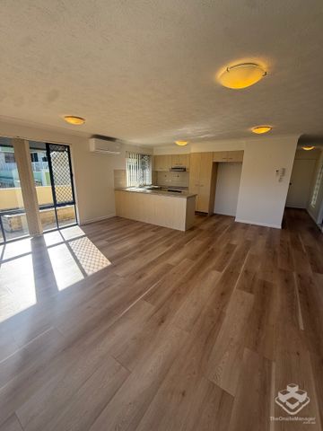 Light and airy ground floor Unit just a few minutes walk into Coolangatta - Photo 5