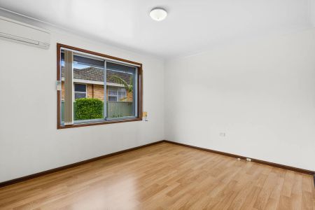 2/12 Cleverdon Crescent, Figtree. - Photo 4