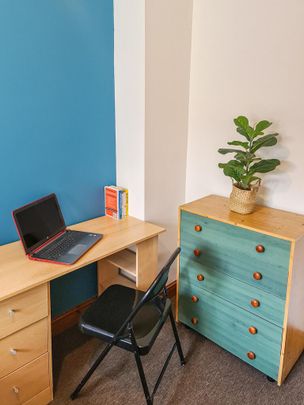 1 bedroom in a house share to rent - Photo 1