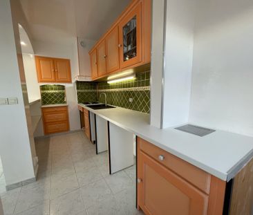 Location Appartement 3 pièces 55m² HYERES 83400 - Photo 2