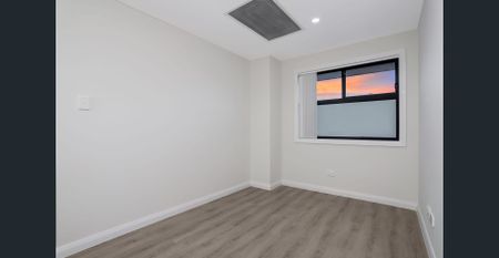 Near New 4 Bedroom Family Home! - Photo 4