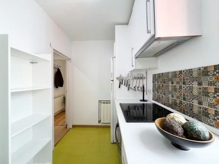 Calle de Ayllón, Madrid, Community of Madrid 28024 - Photo 4