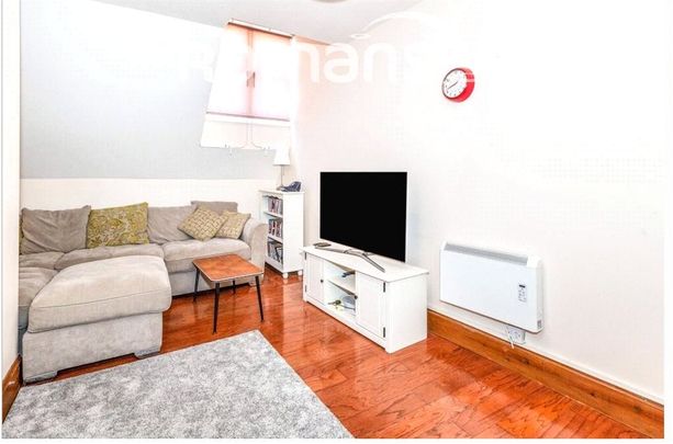 3 bedroom apartment to rent - Photo 1