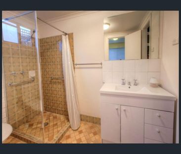 LOW MAINTENANCE - Photo 6