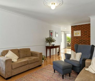Ideal location - low maintenance villa - Photo 4