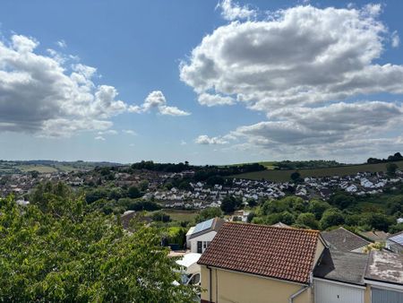 3 bedroom detached house to rent - Photo 2