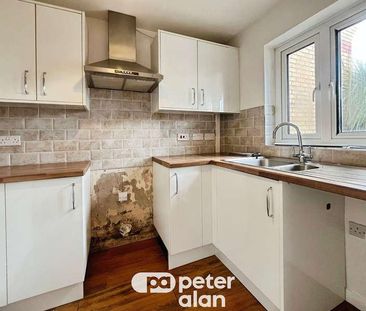 Clos Y Dolydd, Beddau, Pontypridd, CF38 - Photo 1