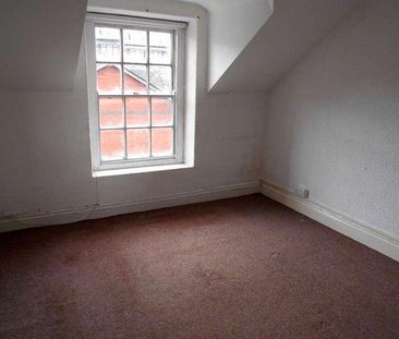 Flat, Bangor Street, Caernarfon, LL55 - Photo 1